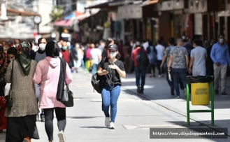 Türkiye’de hafta içi 21.00-05.00 arası sokağa çıkma yasağı kondu