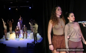 11 Mart’ta  sahneleniyor