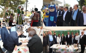 Üstel’e plaket verildi