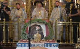 Makarios’un yolunda yürüyelim