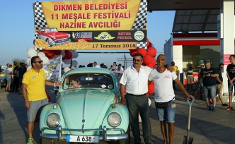 Dikmen Belediyesi’nin 11 Meşale Festivali’nde klasik arabalarla “Hazine Avı” yapıldı