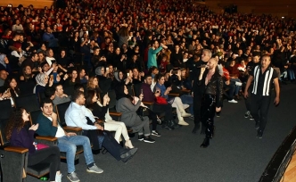 Türkiye turnesinin startını Ankara'dan veren Mabel Metiz, daha sonra Kayseri’ye geçti