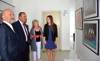 Kazakistan Sanatçısı Nelli Bube’nin 30 eserden oluşan kişisel resim sergisi YDÜ’de açıldı