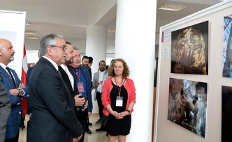 YDÜ’deki Uluslararası Fotoğraf Günleri’nin açılışını Cumhurbaşkanı Akıncı yaptı