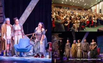 Ayakta alkışlandı