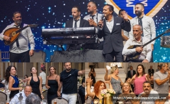 Şarkılarıyla coşturdu