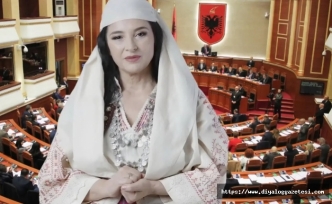 Siyasi tarihe geçti