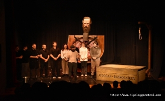 Raskolnikov sahnelendi