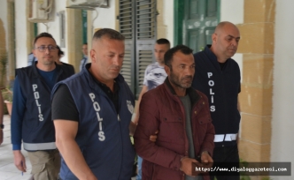 Bıçakla saldırdı