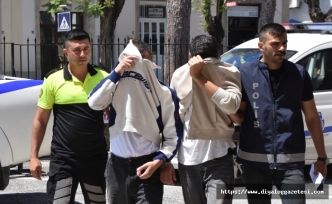 İki kişi tutuklandı