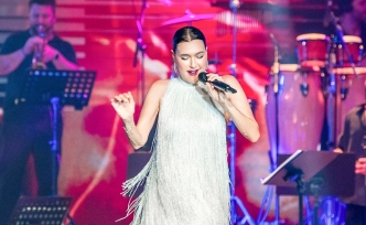 Göz kamaştırdı