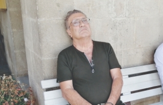 Karnından yaraladı