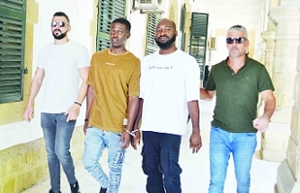 İkisi de satıcıydı