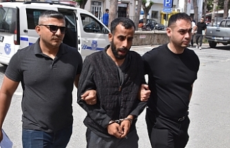 Yangın tüpüyle ortalığı dağıttı