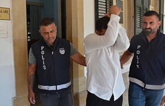Şüpheli hareketleri ele verdi