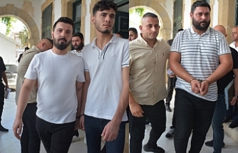 İki turist cezaevinde