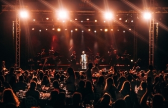Şarkılar birlikte söylendi