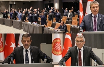 Ayakta oylandı