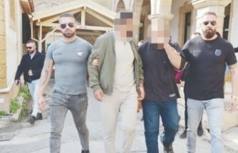 300 bin doları kim istedi?