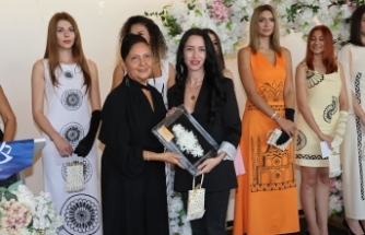 Kıbrıs Türk kültürü modayla buluştu