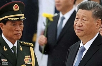 Üst düzey 8 isim  görevden alındı