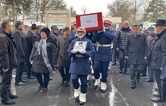 Manevi babasını sonsuzluğa uğurladı