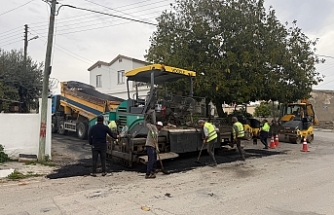 Asfalt dökümü yapılıyor