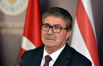 Üstel: Türk ordusu Kıbrıs Türk halkının güvenliğinin teminatıdır