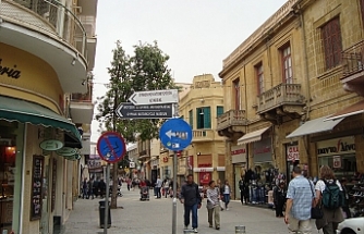 Anketler havada uçuyor