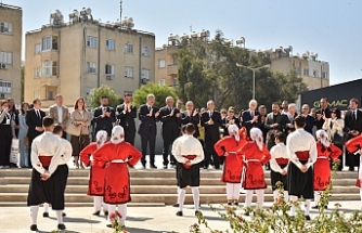 Büyük mutluluk duyuyoruz