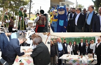 Üstel’e plaket verildi