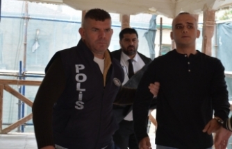 Arkadaş kurbanıyım