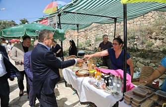 Renkli geçti