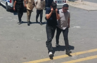 Burnunu kırdı