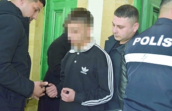 Bıçağı alıp gitti