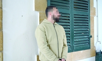 İki bıçakla saldırdı