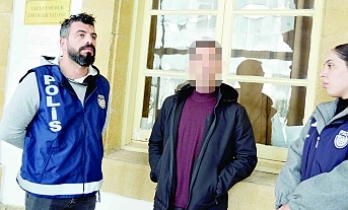 Belgelere el konuldu