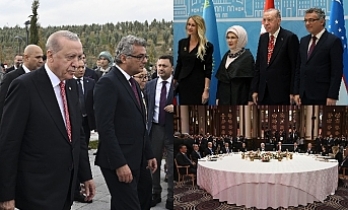 Aile fotoğrafına girdi