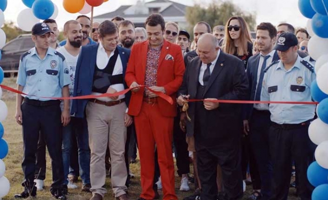 Çekimlerinin bir kısmı KKTC'de yapılan "Tosun Firarda Çift ...