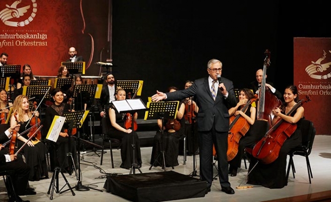 Senfoni konserini, çocuklarla birlikte Cumhurbaşkanı Akıncı ve Bakan Özyiğit de izledi