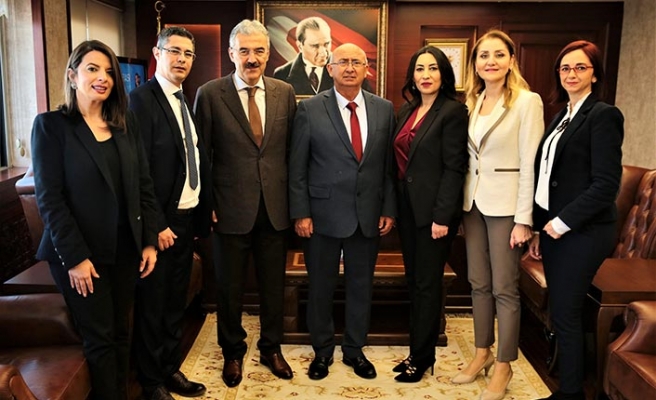 Özyiğit; İzmir Valisi, Katip Çelebi, Dokuz Eylül ve Ege Üniversitesi rektörleriyle bir araya geldi