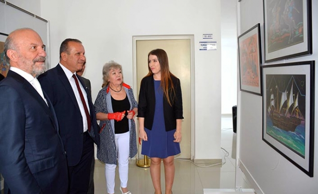 Kazakistan Sanatçısı Nelli Bube’nin 30 eserden oluşan kişisel resim sergisi YDÜ’de açıldı