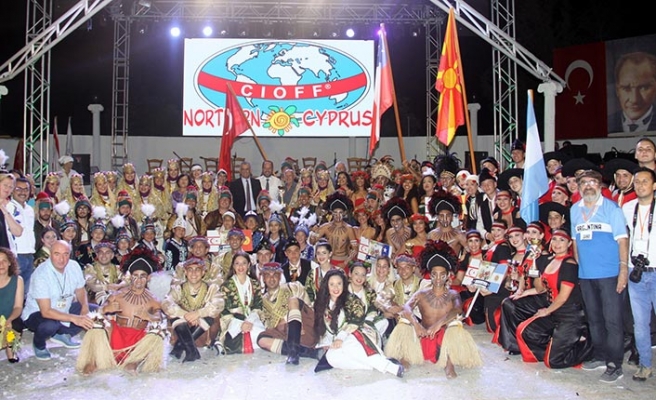 Diyalog TV’den naklen yayınlanan İskele’deki Uluslararası Halk Dansları Festivali renkli görüntülere ev sahipliği yaptı