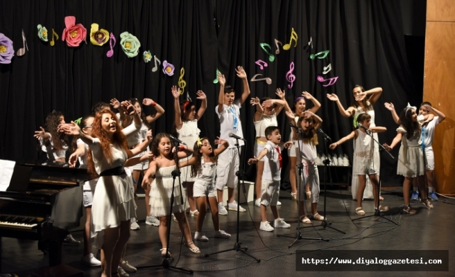Lefkoşa Belediye Orkestrası Çocuk Korosu verdiği konserle sezonu kapattı