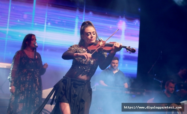 Merit Royal'de Assi El Hallani sesiyle, Hanine El Alam ise kemanıyla unutamayacakları bir gece yaşattı