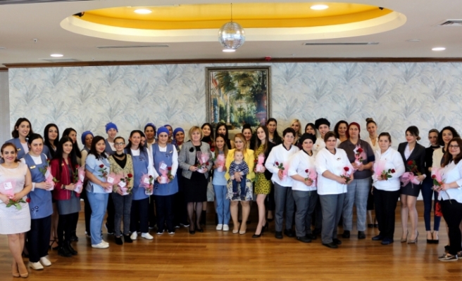 Merit Lefkoşa Hotel kadın çalışanları, kadınlar gününde bir araya geldiler