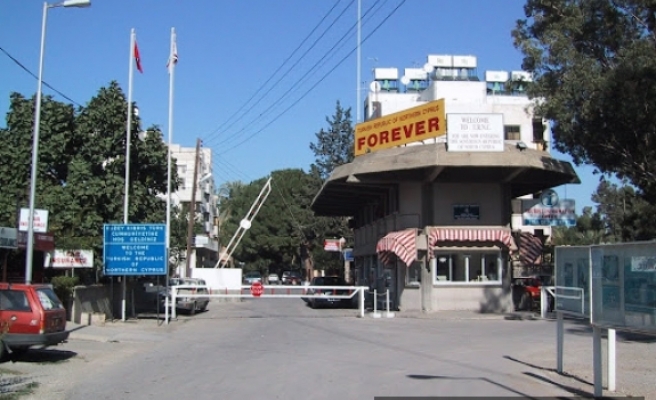 Ledra Palace kapısı açıldı