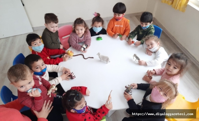Arı Kovanı Kreş ve Anaokulu bünyesinde eğitim gören minikler hem eğleniyor hem de öğreniyor