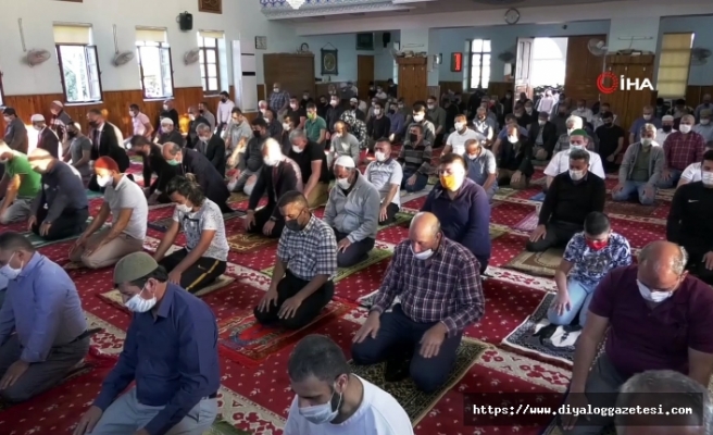 Herkes maske taktı