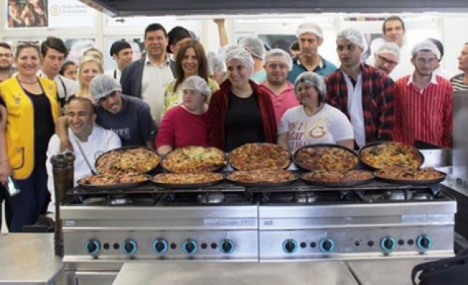 Birlikte pizza yapıldı